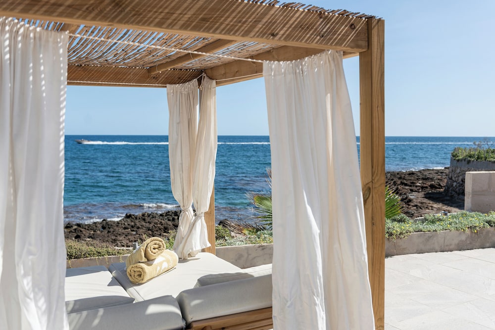 Hotel Atolon & Kaafu Beach Club — Beach in Cala Bona, Balearic Islands