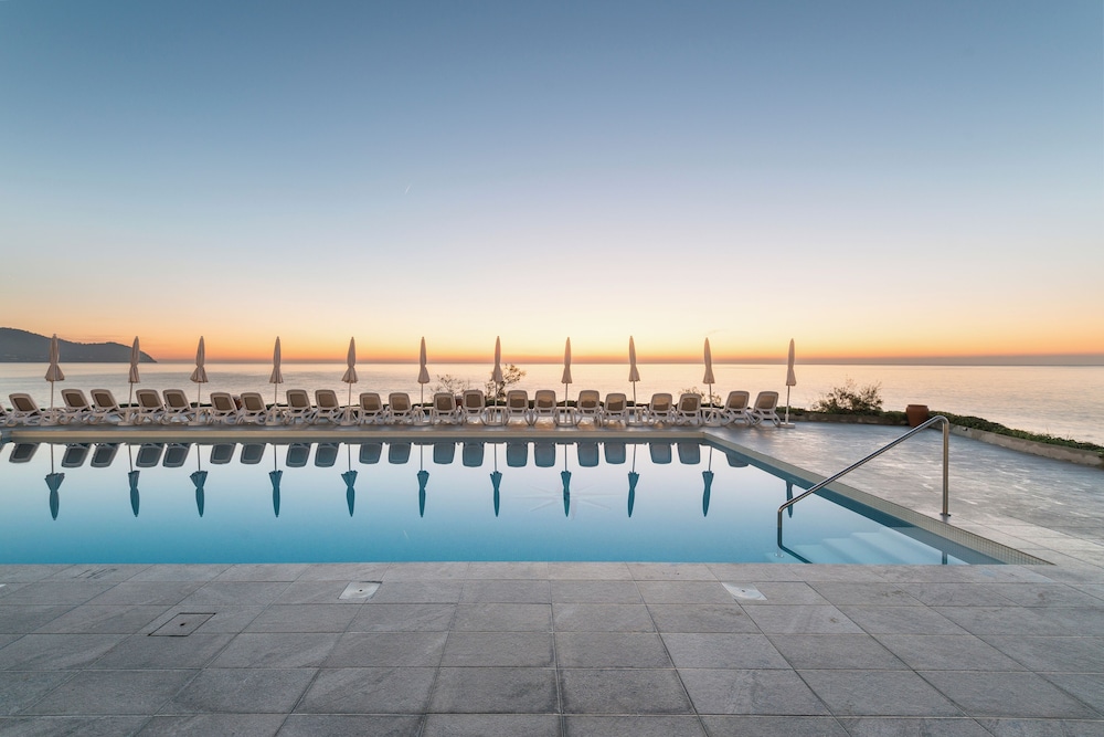 Hotel Atolon & Kaafu Beach Club — Swimming pool in Cala Bona, Balearic Islands