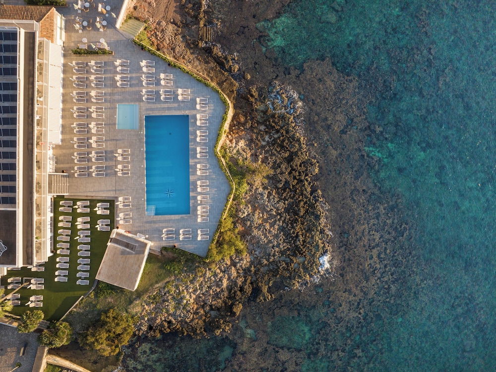 Hotel Atolon & Kaafu Beach Club — Swimming pool in Cala Bona, Balearic Islands
