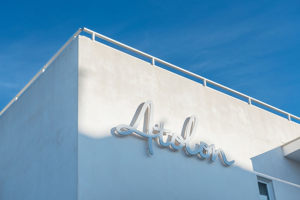 Hotel Atolon & Kaafu Beach Club — Hotel building in Cala Bona, Balearic Islands