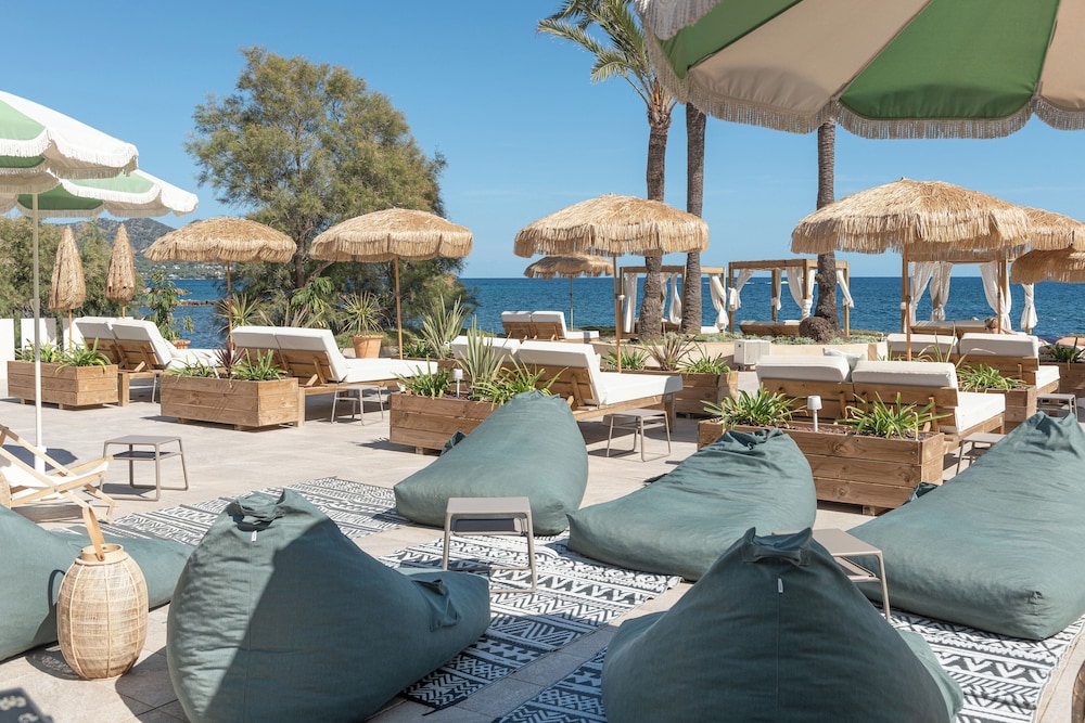 Hotel Atolon & Kaafu Beach Club — Beach in Cala Bona, Balearic Islands