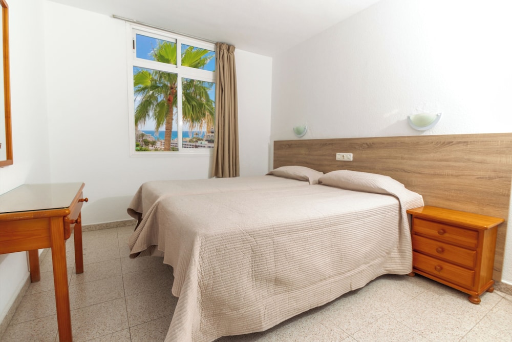 APARTAMENTOS TAMARAGUA — Hotel rooms in Playa del Ingles, Canary Islands