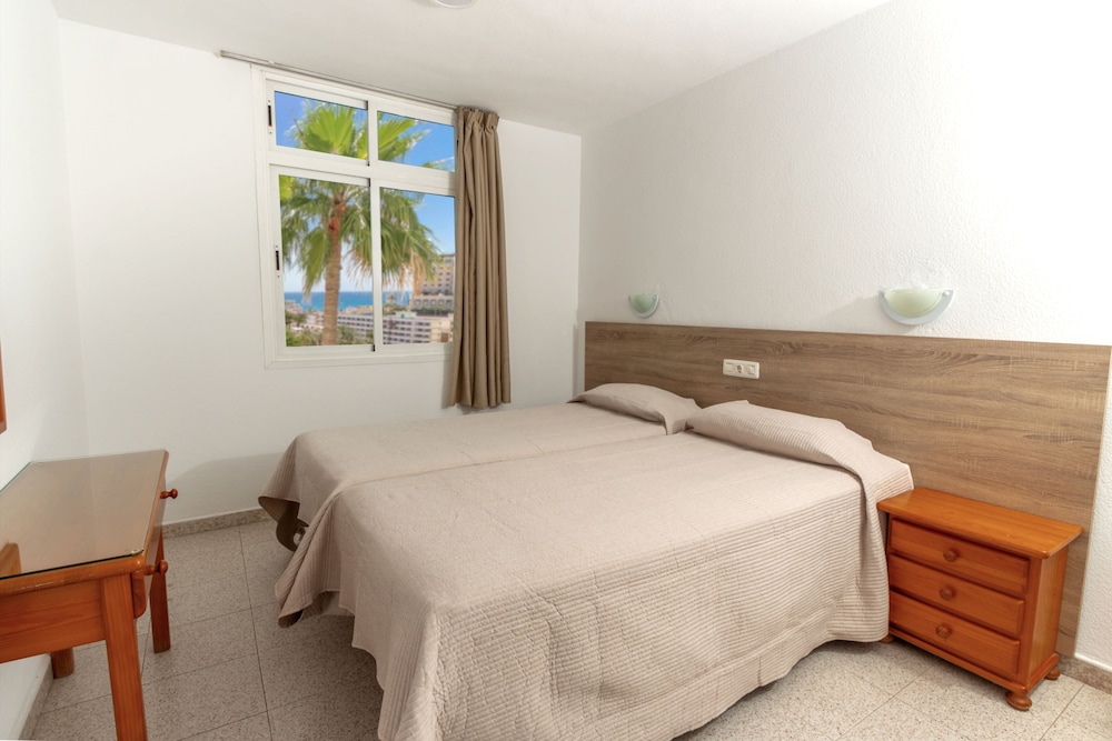 APARTAMENTOS TAMARAGUA — Hotel rooms in Playa del Ingles, Canary Islands