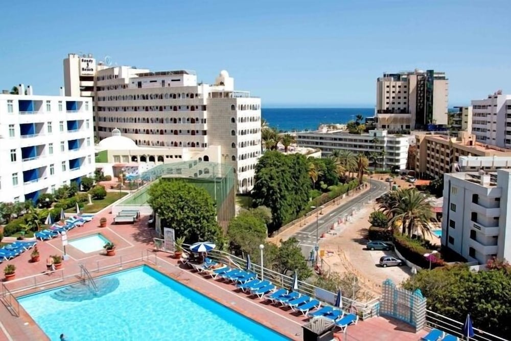 APARTAMENTOS TAMARAGUA — Hotel building in Playa del Ingles, Canary Islands