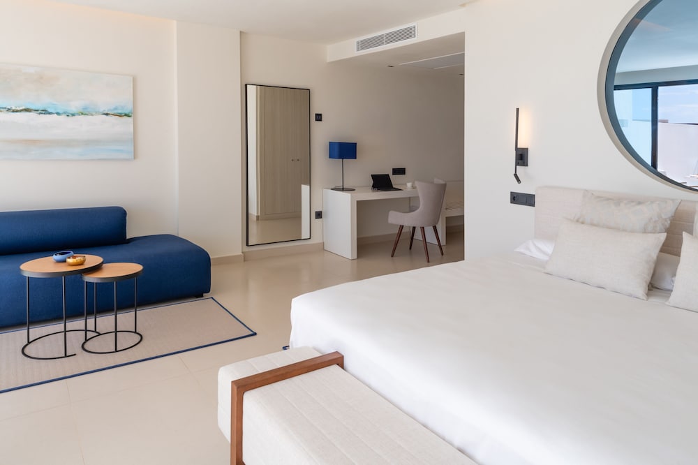 Royal Marina Suites Boutique Hotel — Hotel rooms in Puerto Calero, Canary Islands