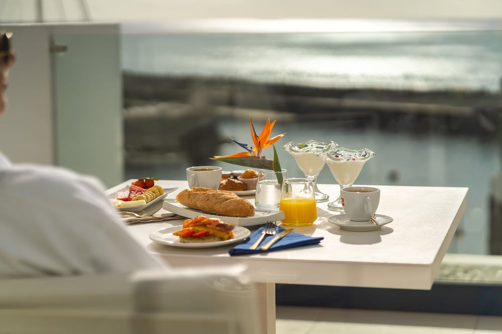 Royal Marina Suites Boutique Hotel — Restaurant & bars in Puerto Calero, Canary Islands