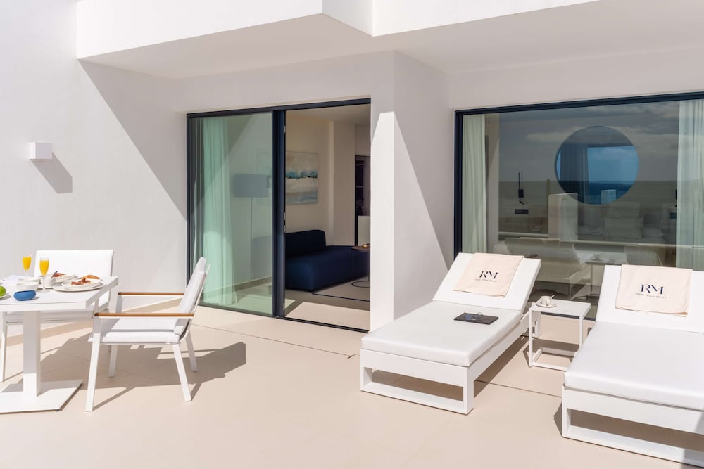 Royal Marina Suites Boutique Hotel — Hotel rooms in Puerto Calero, Canary Islands