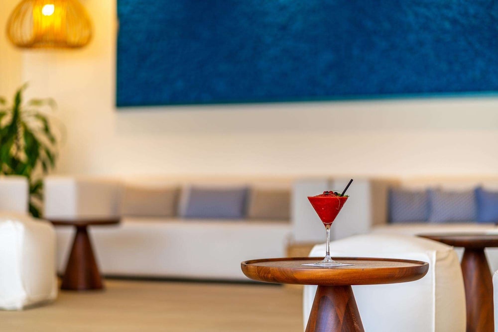 Royal Marina Suites Boutique Hotel — Restaurant & bars in Puerto Calero, Canary Islands