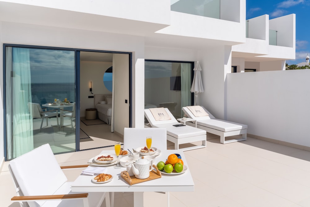 Royal Marina Suites Boutique Hotel — Hotel rooms in Puerto Calero, Canary Islands