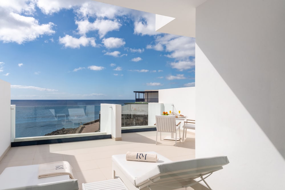 Royal Marina Suites Boutique Hotel — Hotel rooms in Puerto Calero, Canary Islands
