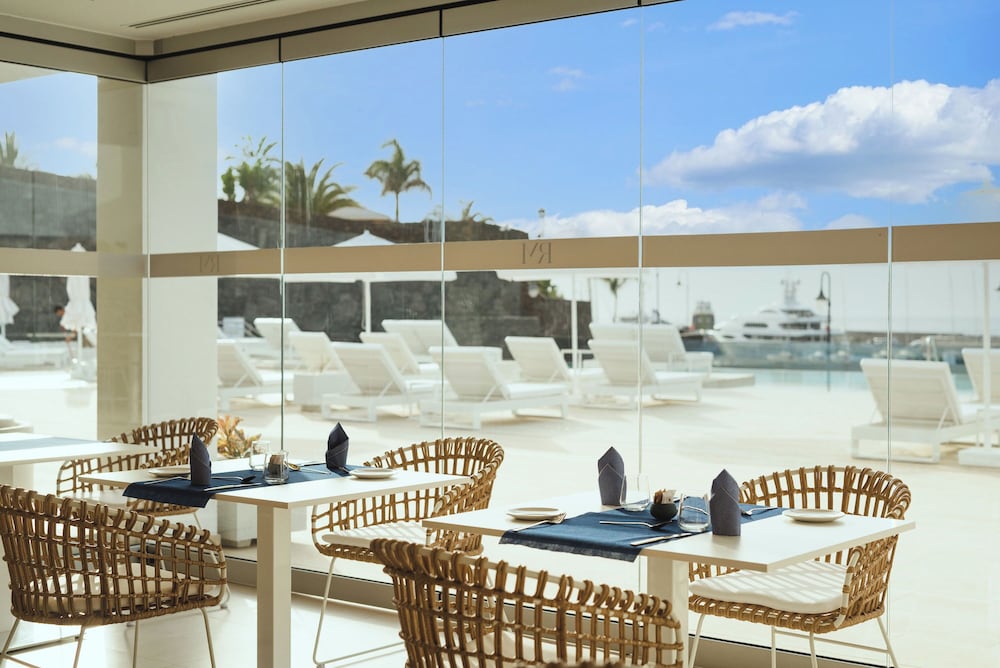 Royal Marina Suites Boutique Hotel — Restaurant & bars in Puerto Calero, Canary Islands