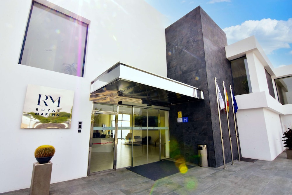 Royal Marina Suites Boutique Hotel — Hotel building in Puerto Calero, Canary Islands