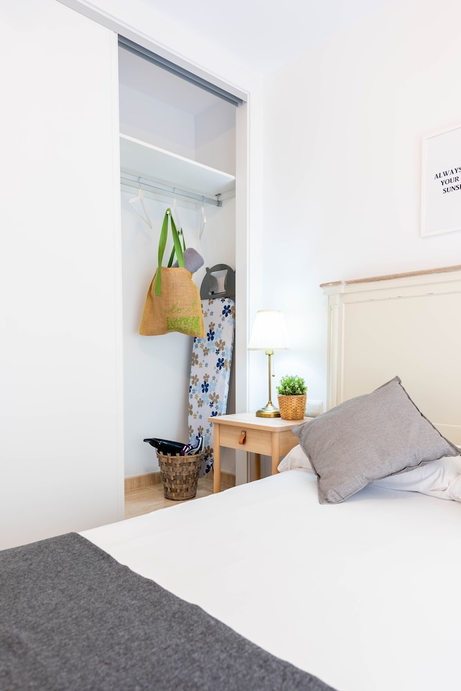 Apartamentos Toboso Plaza — Hotel rooms in Nerja, Andalusia