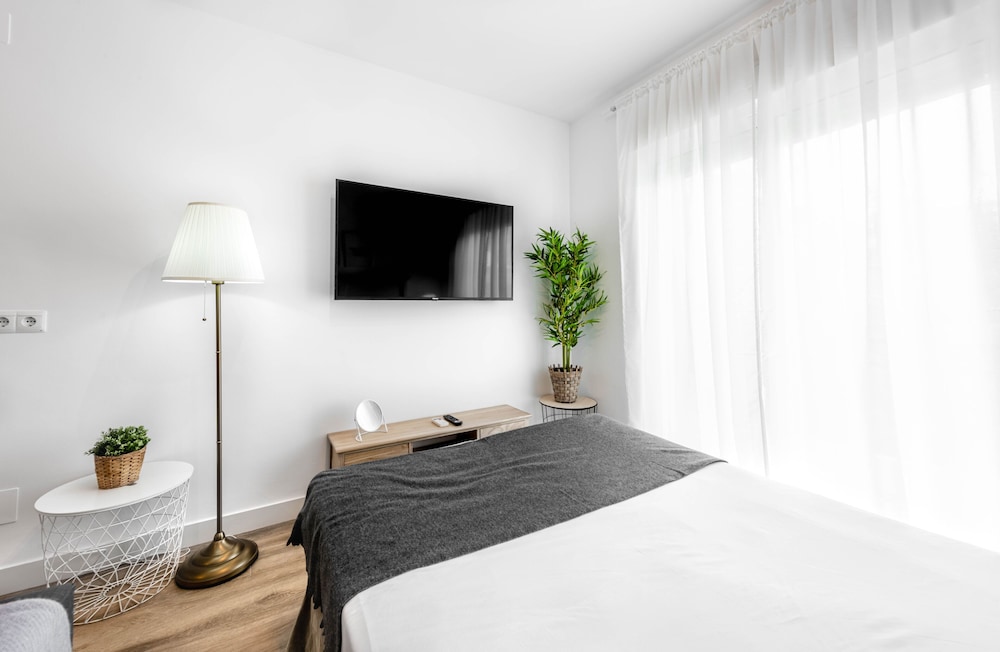 Apartamentos Toboso Plaza — Hotel rooms in Nerja, Andalusia