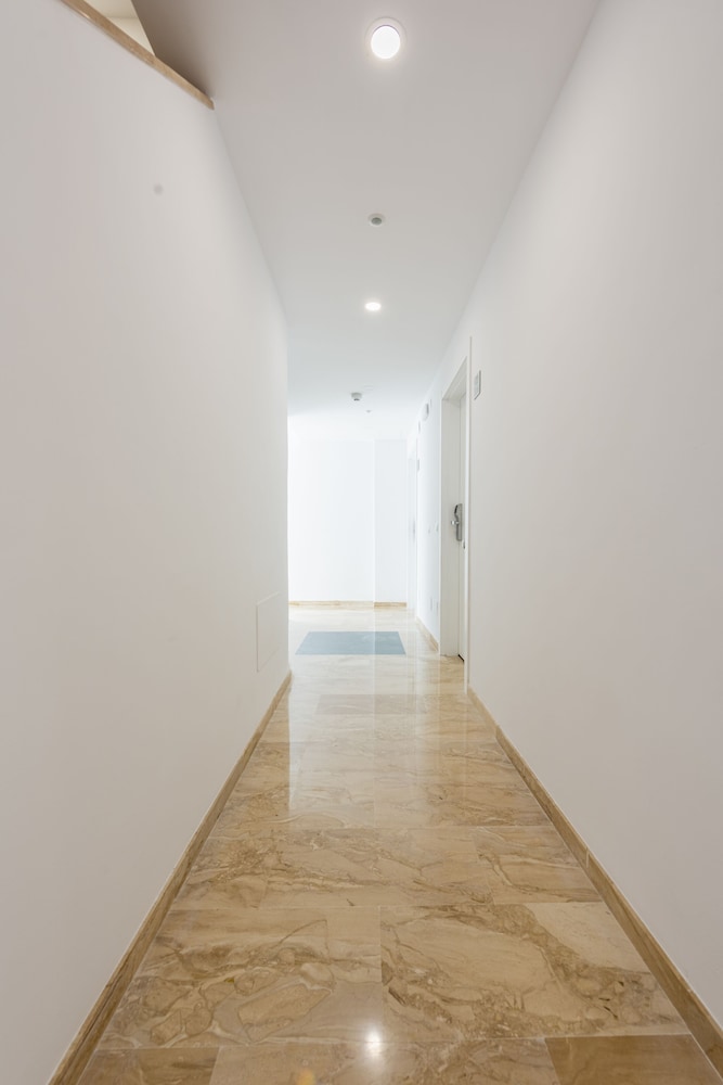 Apartamentos Toboso Plaza — Hotel building in Nerja, Andalusia