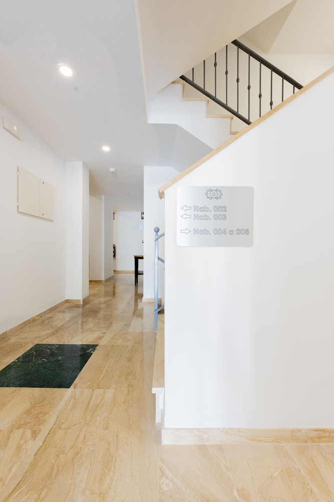 Apartamentos Toboso Plaza — Hotel building in Nerja, Andalusia