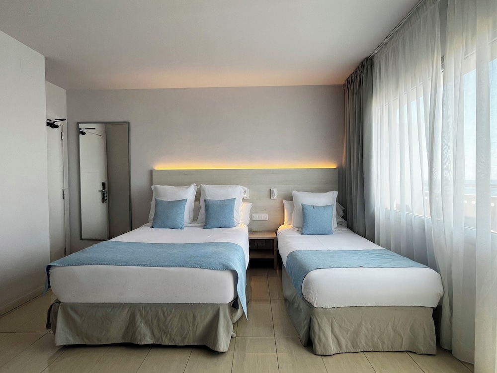 Hotel Excelsior — Hotel rooms in Lloret de Mar, Catalonia