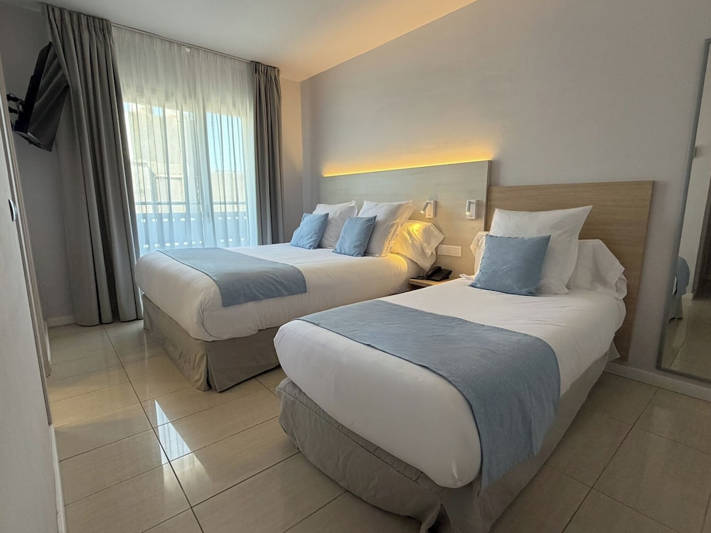 Hotel Excelsior — Hotel rooms in Lloret de Mar, Catalonia