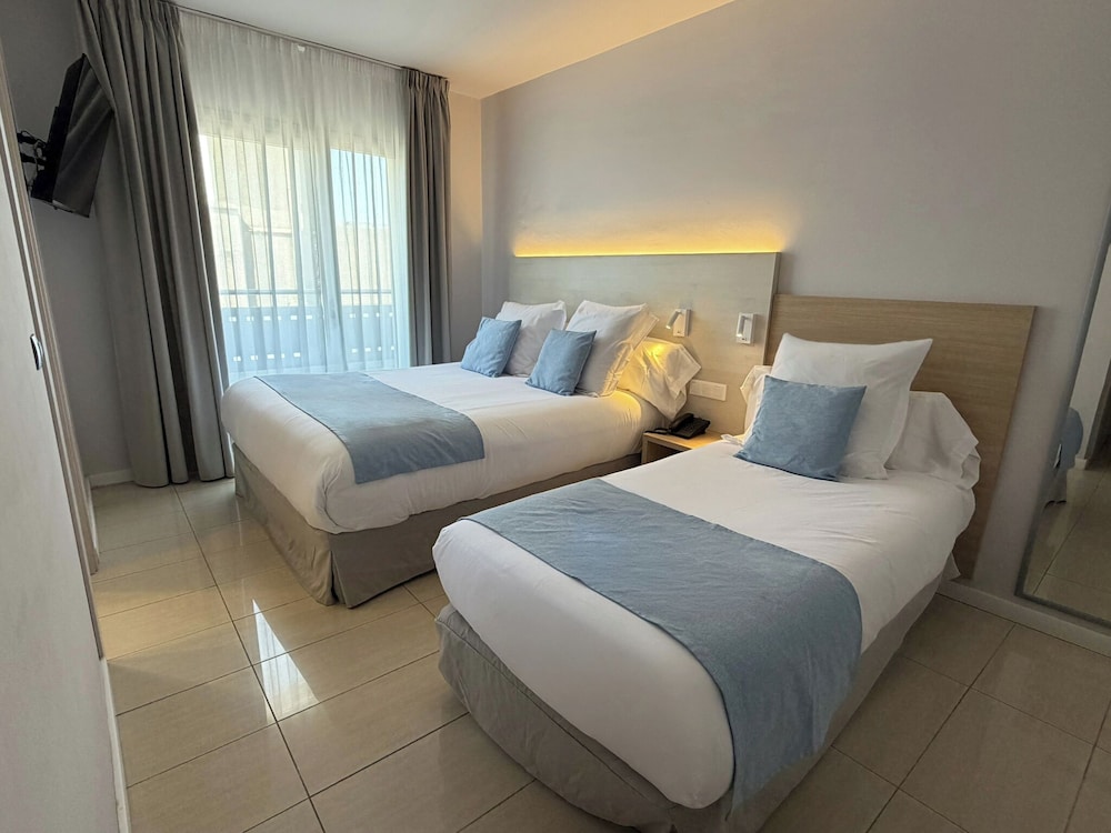 Hotel Excelsior — Hotel rooms in Lloret de Mar, Catalonia