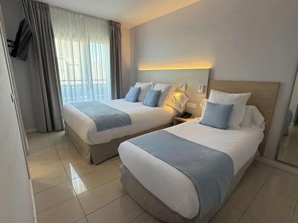 Hotel Excelsior — Hotel rooms in Lloret de Mar, Catalonia
