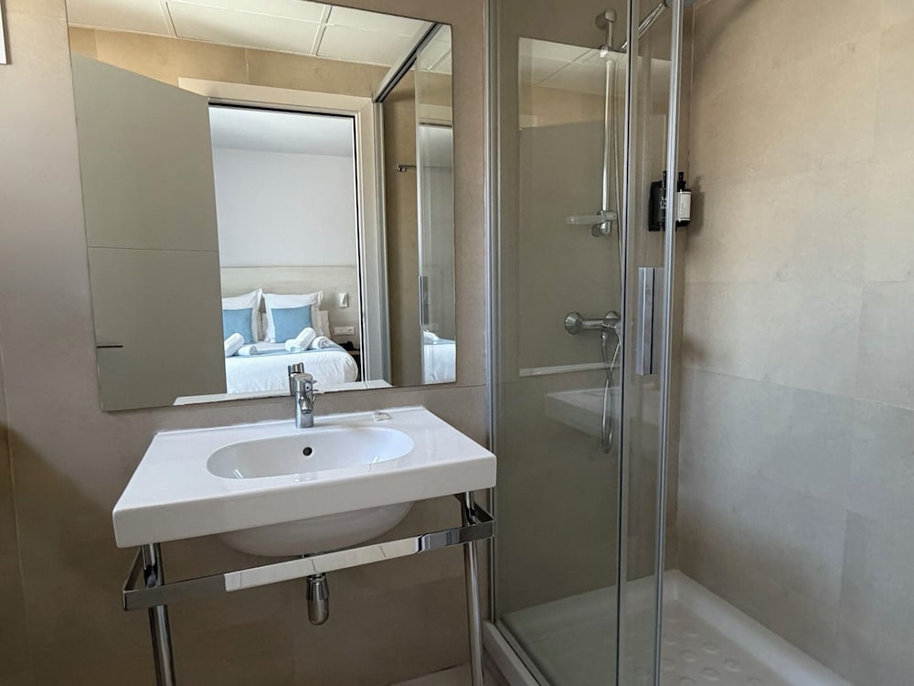 Hotel Excelsior — Hotel rooms in Lloret de Mar, Catalonia