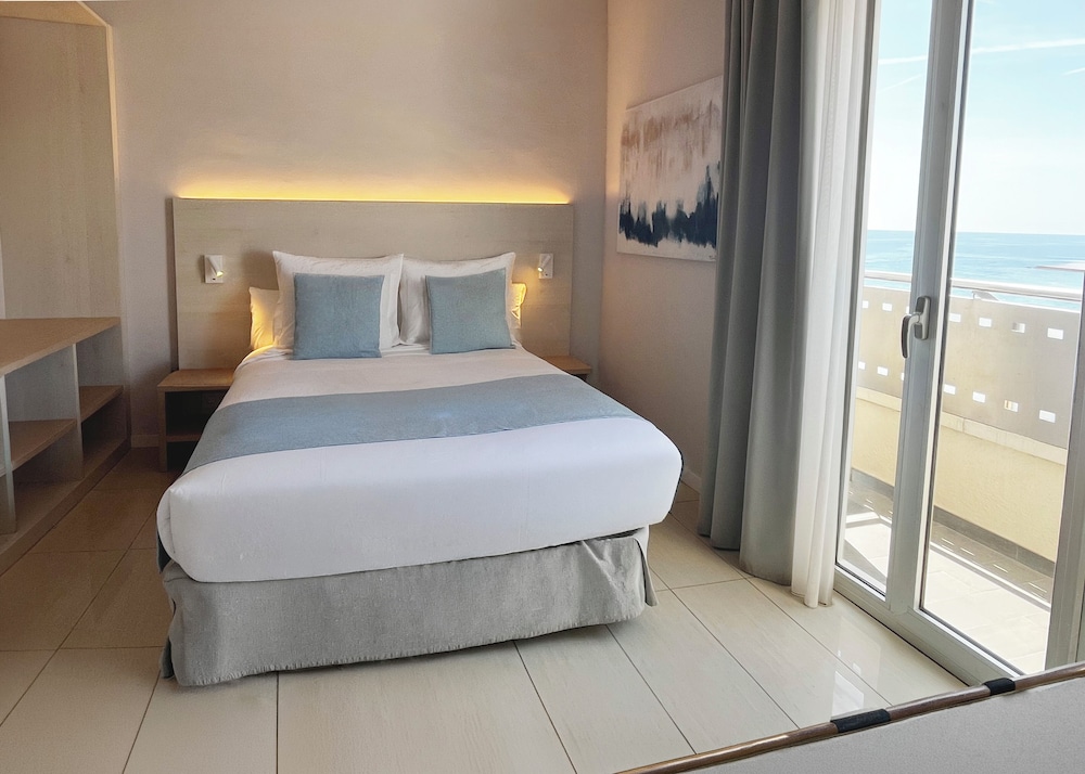 Hotel Excelsior — Hotel rooms in Lloret de Mar, Catalonia