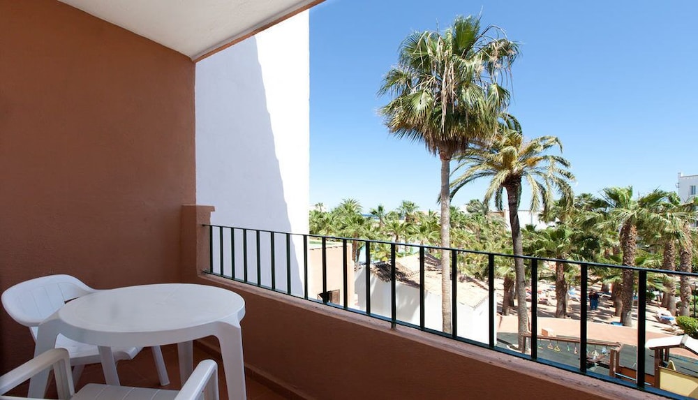 Playavera Hotel - Naturist Friendly — Hotel rooms in Vera, Andalusia