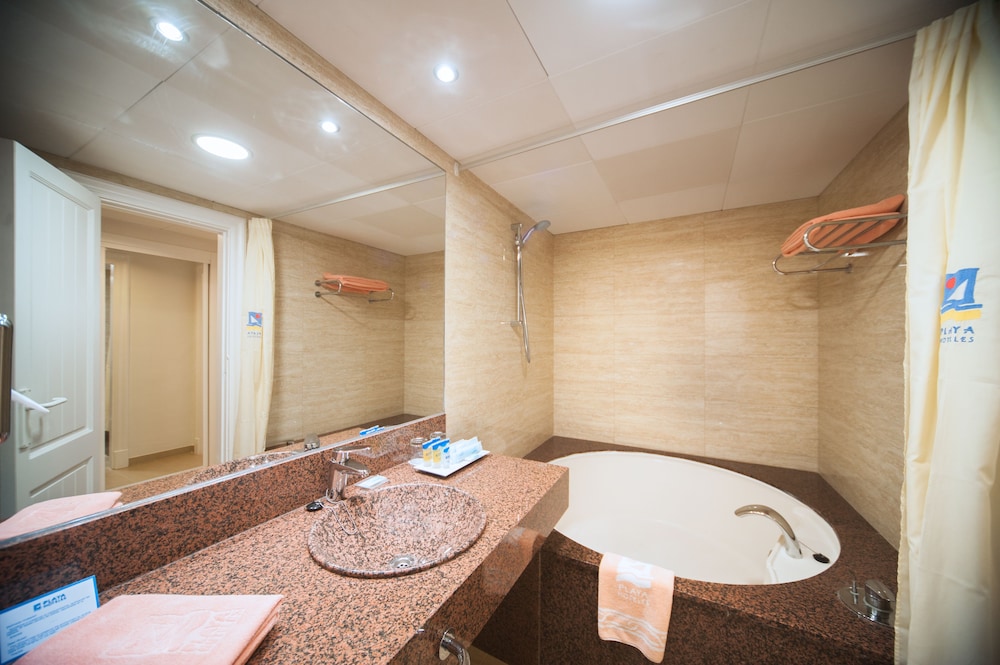 Playavera Hotel - Naturist Friendly — Hotel rooms in Vera, Andalusia