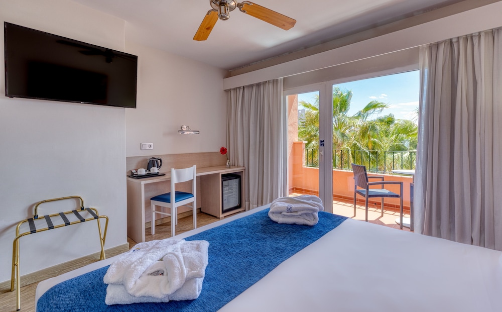 Playavera Hotel - Naturist Friendly — Hotel rooms in Vera, Andalusia