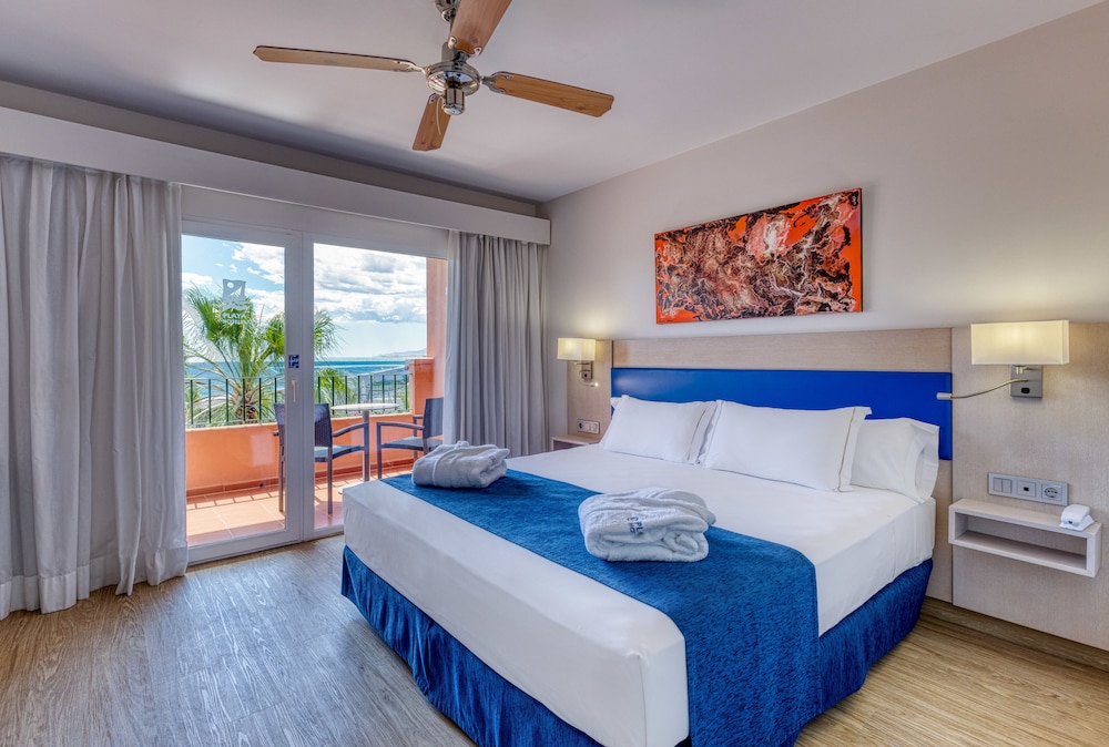 Playavera Hotel - Naturist Friendly — Hotel rooms in Vera, Andalusia