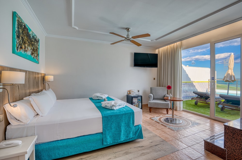 Playavera Hotel - Naturist Friendly — Hotel rooms in Vera, Andalusia
