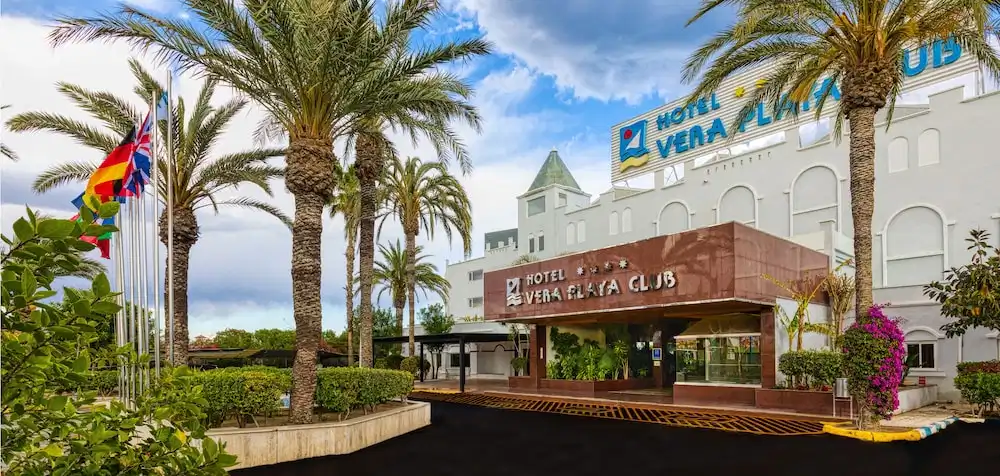 Playavera Hotel - Naturist Friendly — Hotel building in Vera, Andalusia