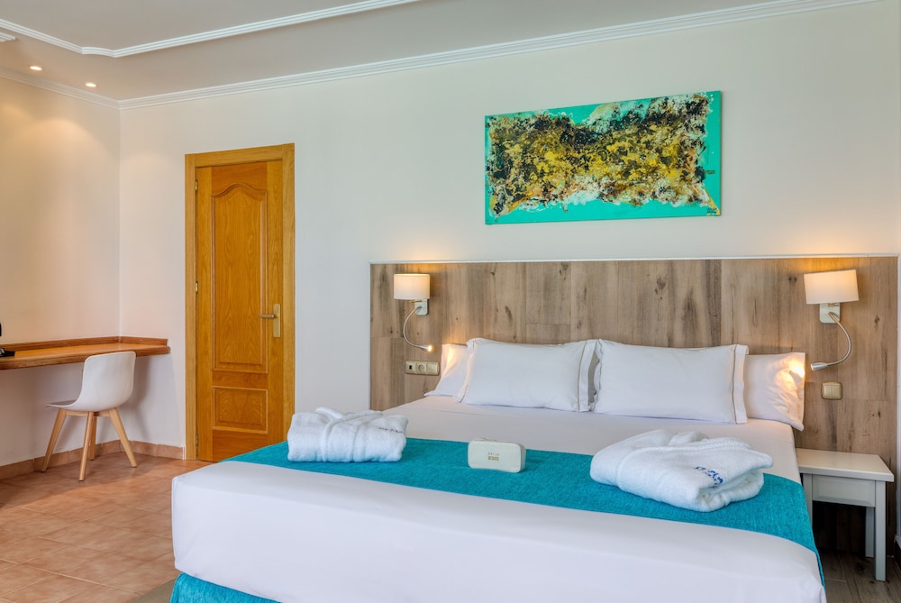 Playavera Hotel - Naturist Friendly — Hotel rooms in Vera, Andalusia