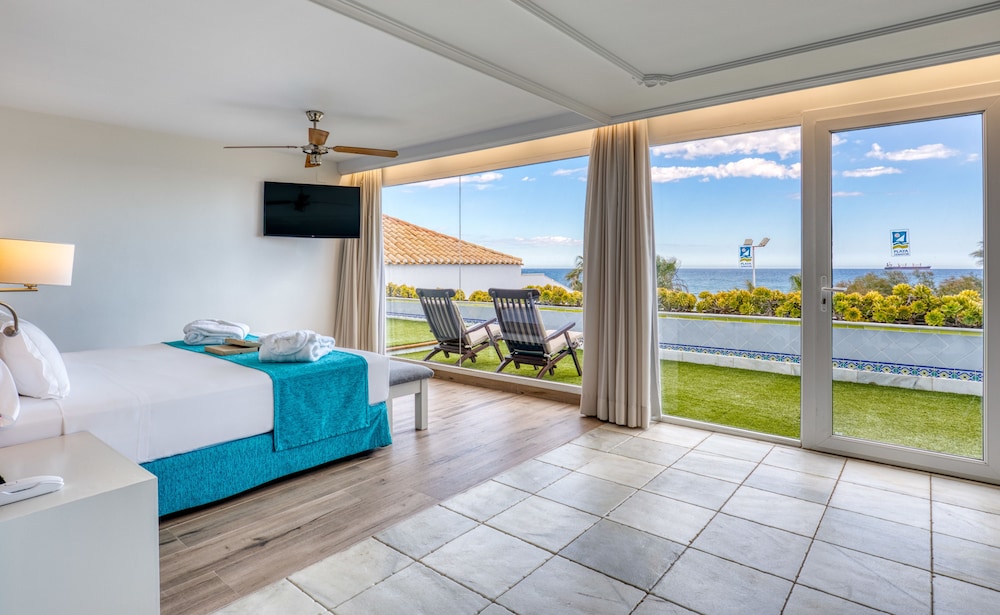 Playavera Hotel - Naturist Friendly — Hotel rooms in Vera, Andalusia