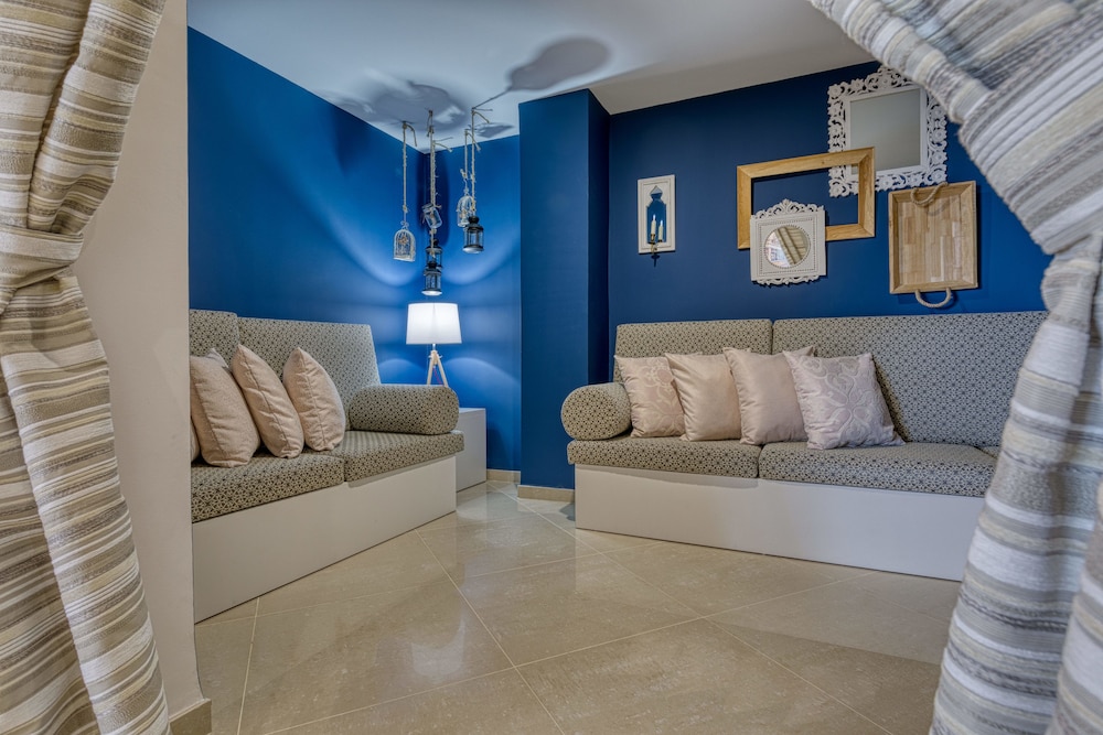 Playavera Hotel - Naturist Friendly — Hotel rooms in Vera, Andalusia