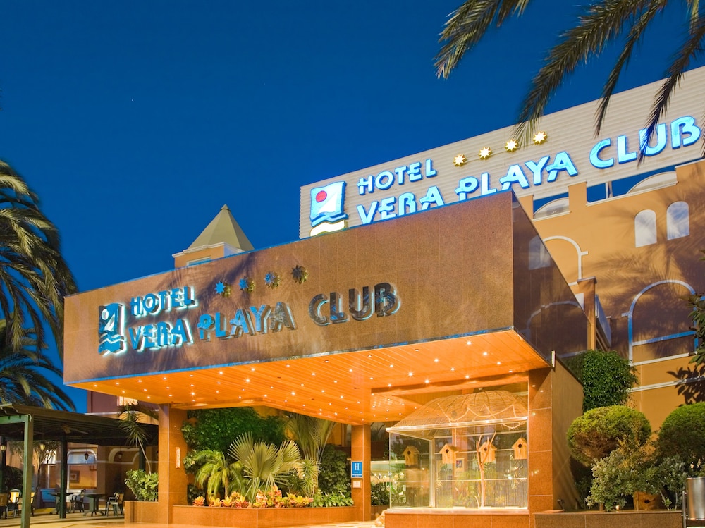 Playavera Hotel - Naturist Friendly — Hotel building in Vera, Andalusia