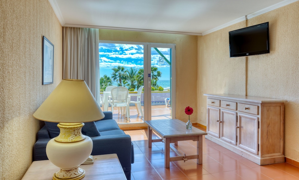 Playavera Hotel - Naturist Friendly — Hotel rooms in Vera, Andalusia