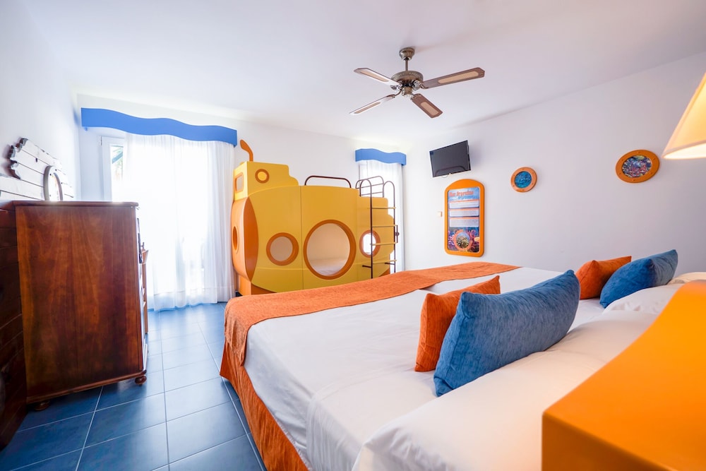 Diver Roquetas Hotel — Hotel rooms in Roquetas de Mar, Andalusia