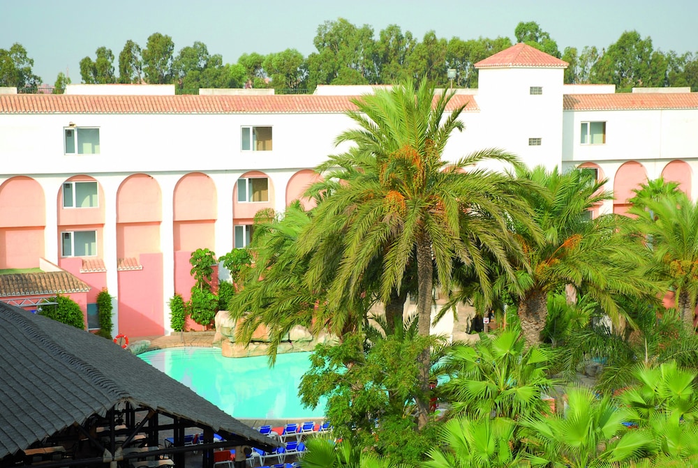 Diver Roquetas Hotel — Swimming pool in Roquetas de Mar, Andalusia