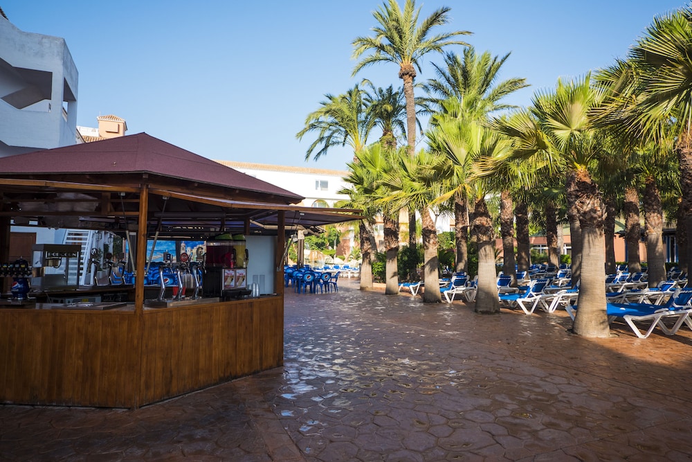 Diver Roquetas Hotel — Restaurant & bars in Roquetas de Mar, Andalusia