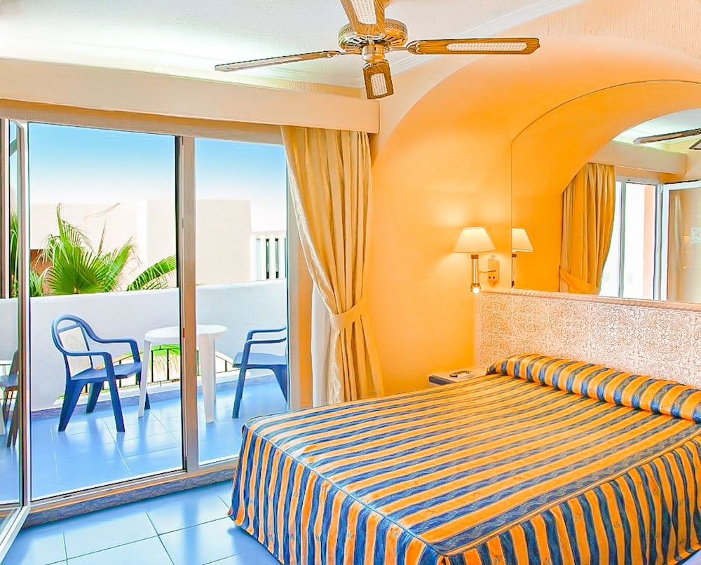 Diver Roquetas Hotel — Hotel rooms in Roquetas de Mar, Andalusia