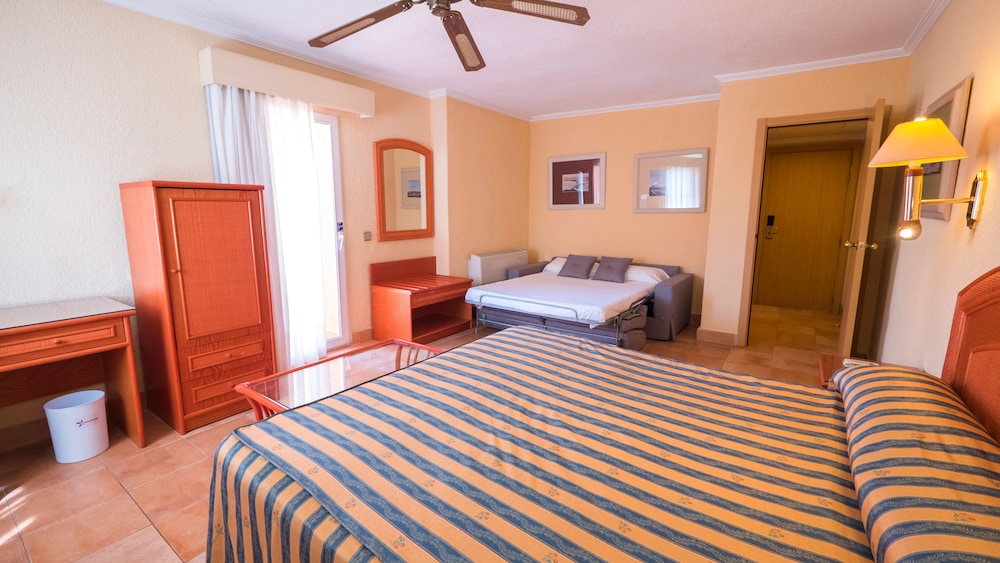 Diver Roquetas Hotel — Hotel rooms in Roquetas de Mar, Andalusia