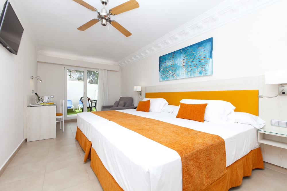 Diver Roquetas Hotel — Hotel rooms in Roquetas de Mar, Andalusia