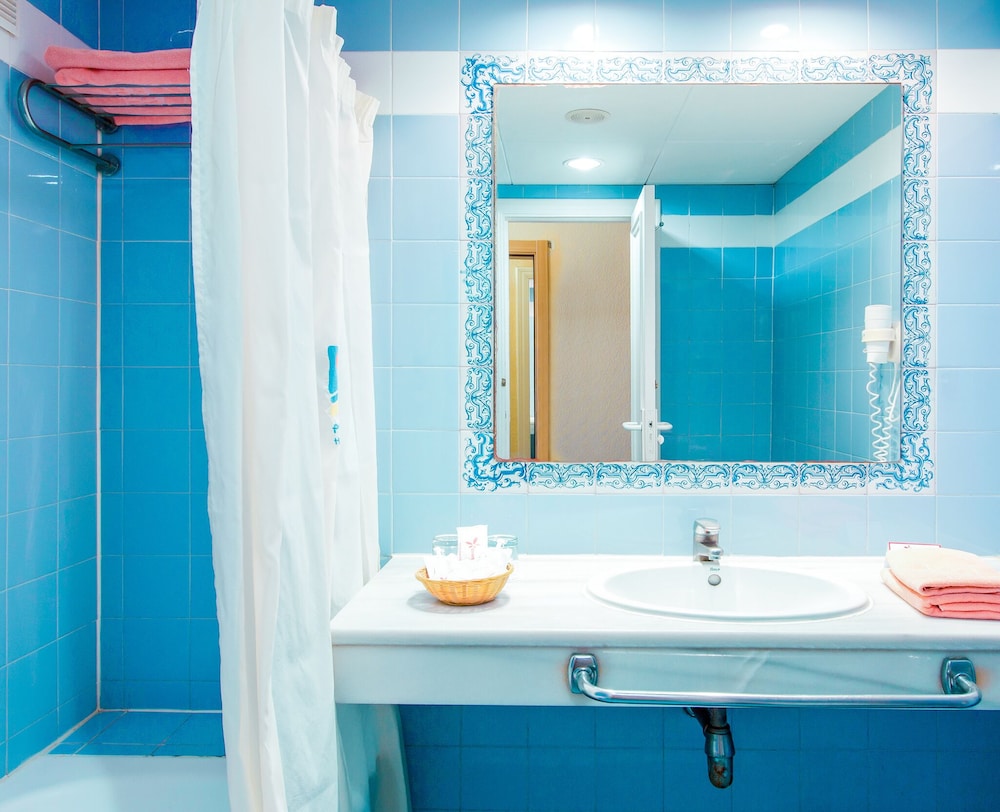 Diver Roquetas Hotel — Hotel rooms in Roquetas de Mar, Andalusia