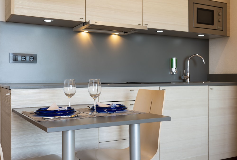 Almirall Apartaments — Hotel rooms in Lloret de Mar, Catalonia