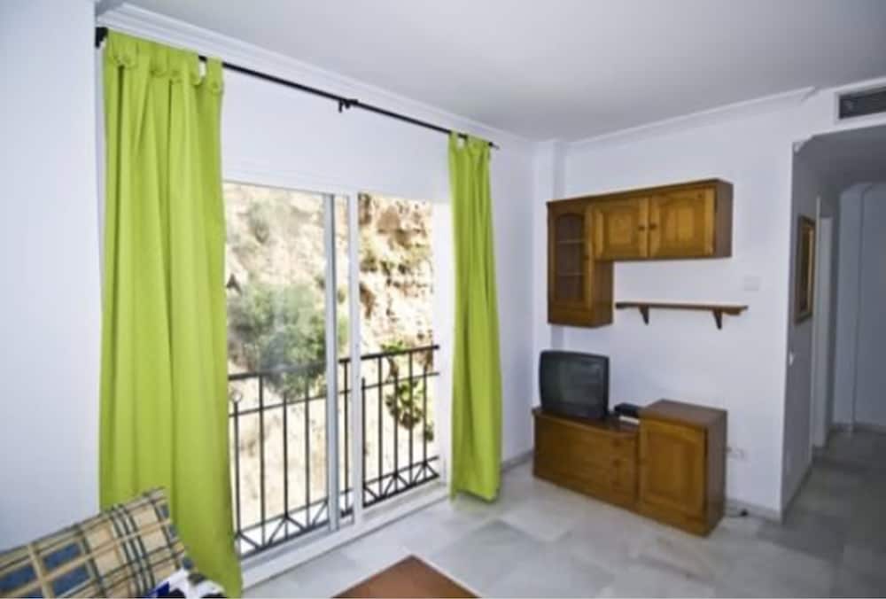 HC Burriana Playa - Apartamentos Turísticos — Hotel rooms in Nerja, Andalusia