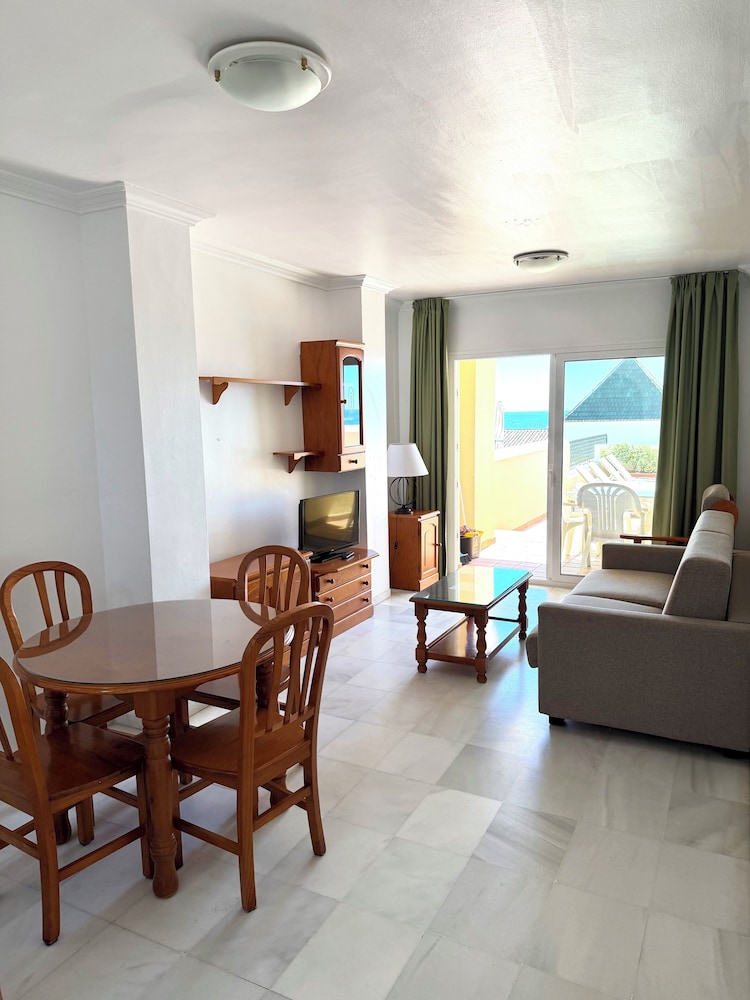 HC Burriana Playa - Apartamentos Turísticos — Hotel rooms in Nerja, Andalusia