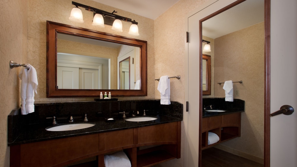 Boulder Ridge Villas at Disney's Wilderness Lodge — Hotel rooms in Walt Disney World Resort, Florida