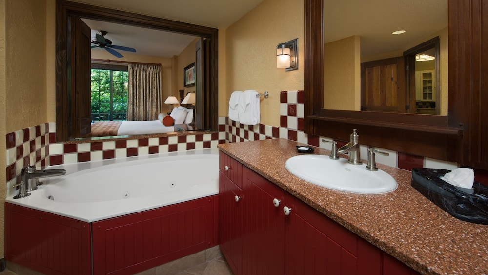Boulder Ridge Villas at Disney's Wilderness Lodge — Hotel rooms in Walt Disney World Resort, Florida