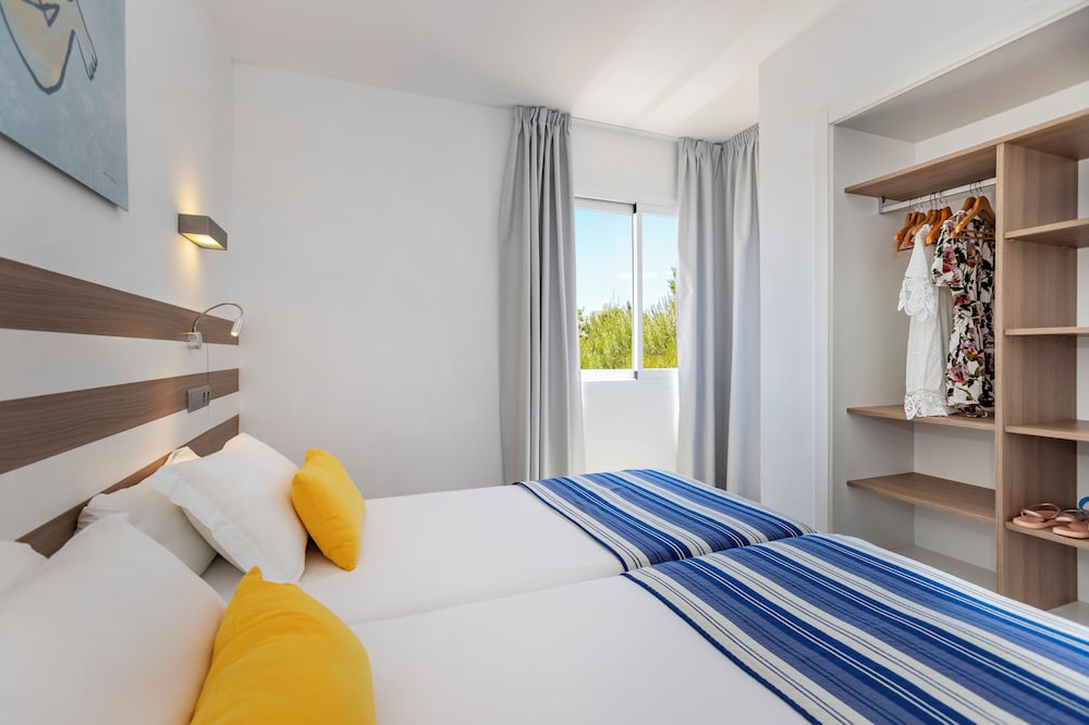 Aparthotel Houm Plaza Son Rigo — Hotel rooms in Playa de Palma, Balearic Islands